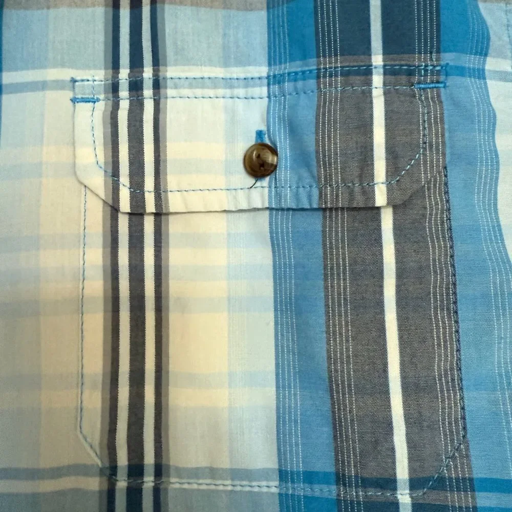 The Northface Large Blue Plaid Men's Shirt Short Sleeve Button Front.